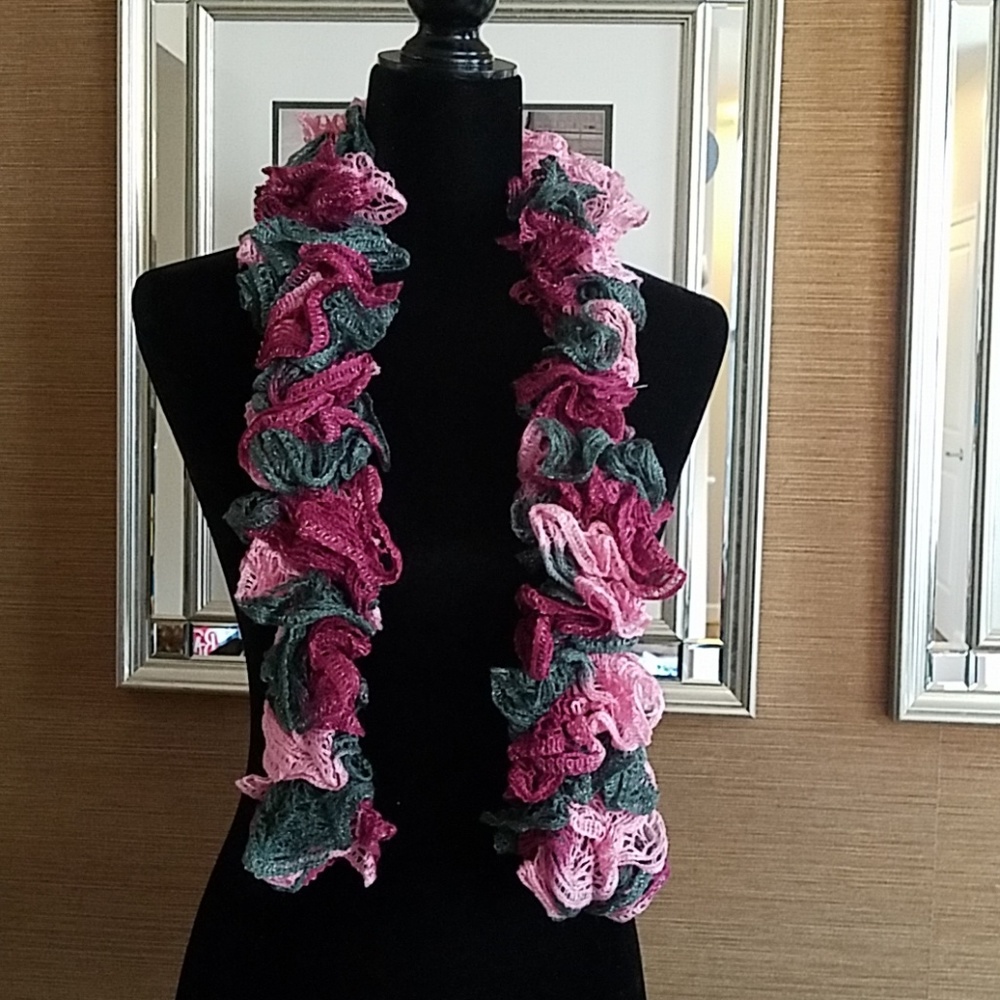 🎁Brand NEW Hand Made Scarf🎁